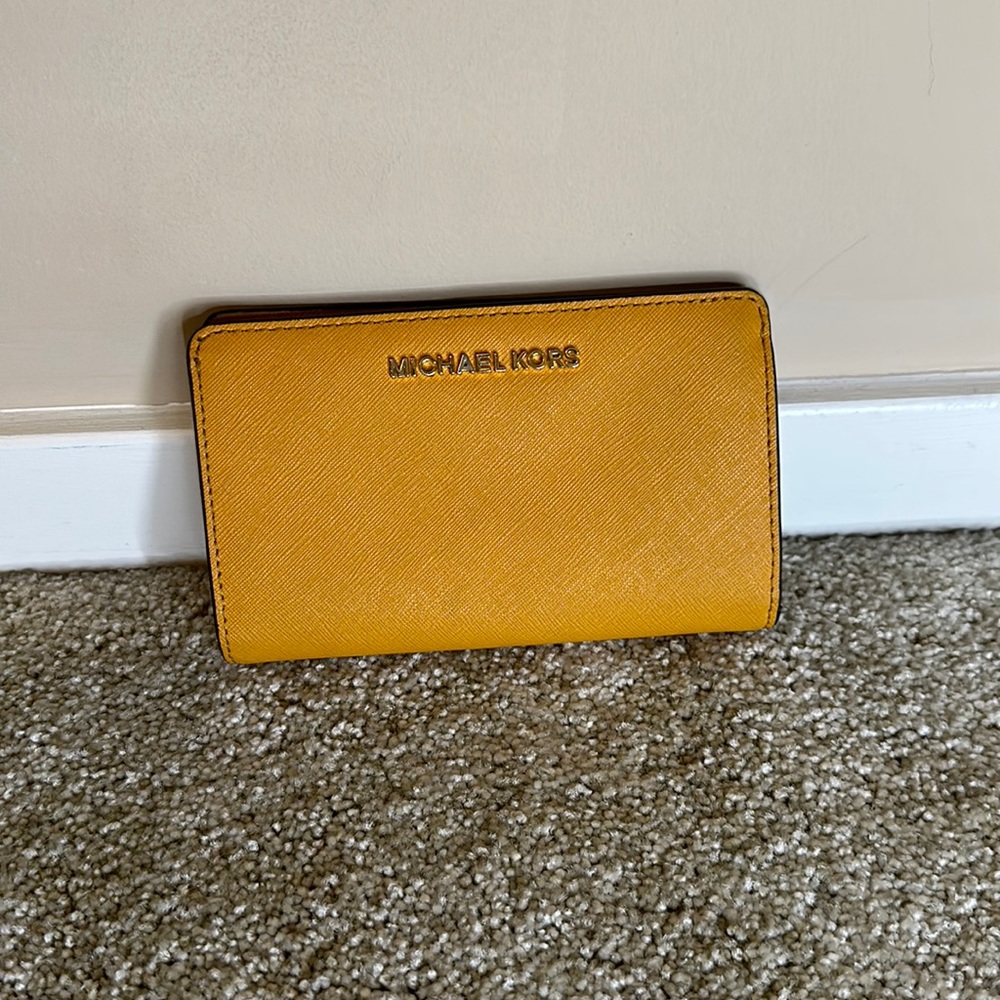 Michael kors wallet